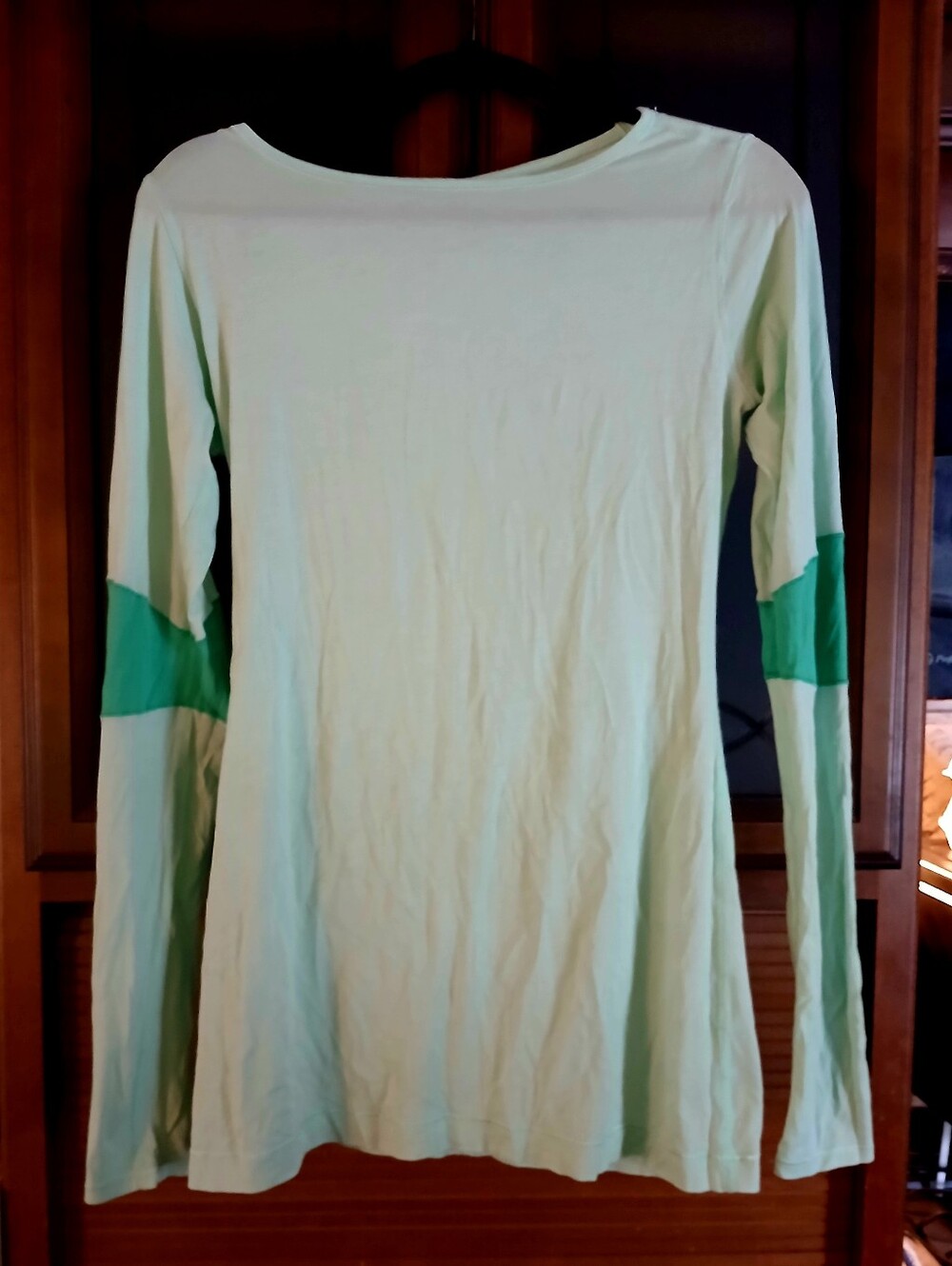 Women’s Long Sleeve Lululemon Yoga Top - Light Mint with Green Elbow Panels